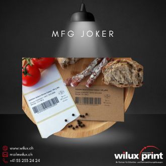 Anwendungsbeispiel für die Lebensmittelkennzeichnung: Der hochauflösende Piezo Tintenstrahldrucker Joker hat einen Barcode und Produktinformationen direkt auf eine Verpackung für Salami-Sticks gedruckt.